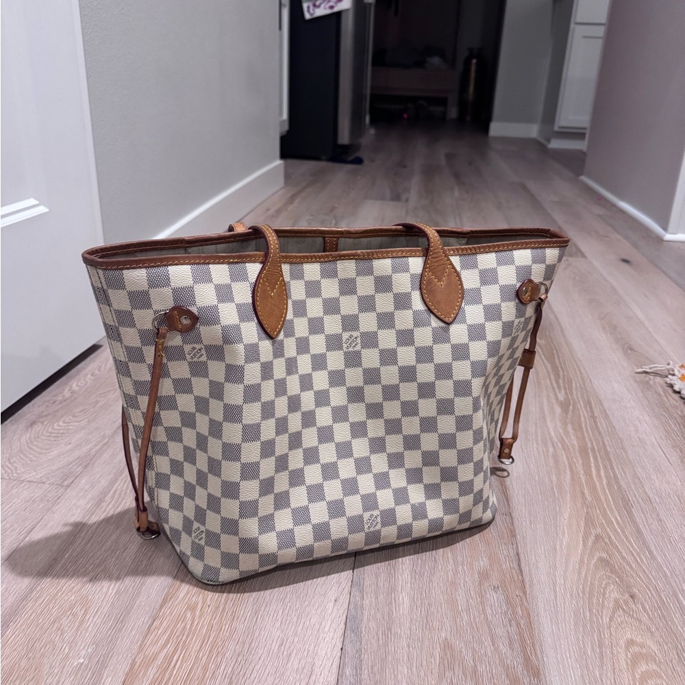 Louis Vuitton damier azure neverfull small I think it’s the PM